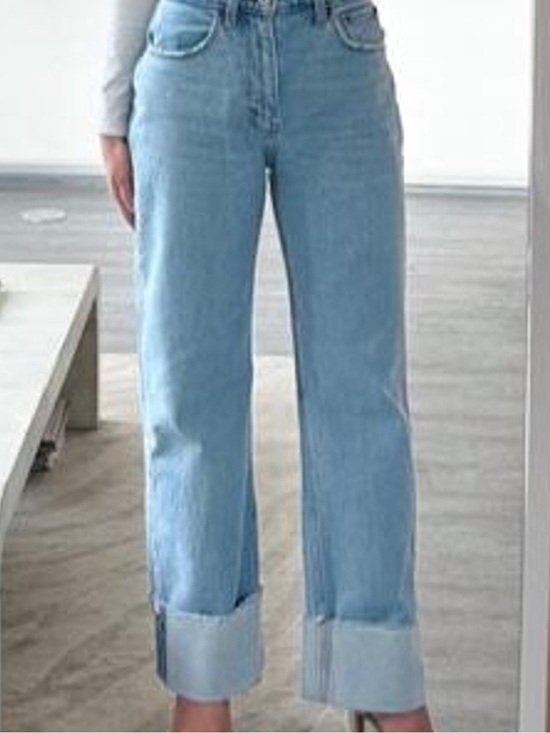 Abercrombie & Fitch Denim - Abercrombie & Fitch Curve Love 90s Relaxed Jeans with Cuff Hem